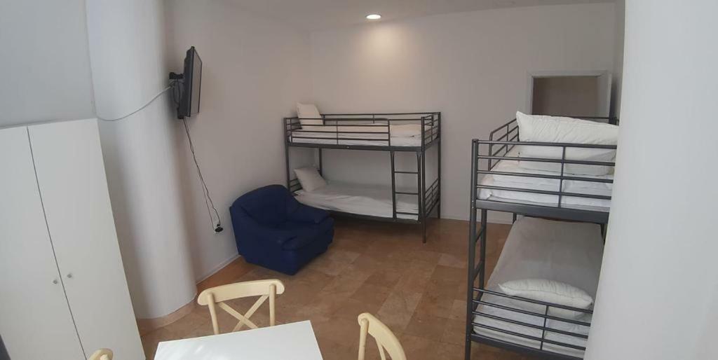 Hotel Andy Km 36 부쿠레슈티 외부 사진